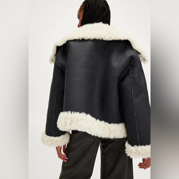 Free People Kiki Sherpa Jacket– Black (Size M) - Picture 2 of 16